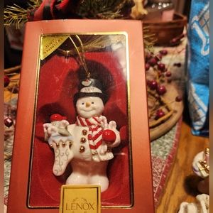 2007 Lenox porcelain snowman ornament